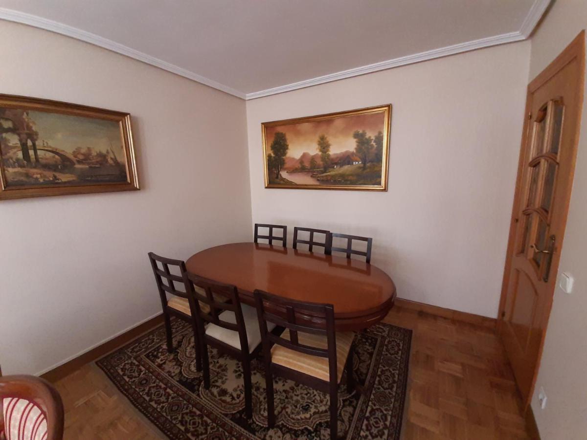 Arriondas Toyos Iroko Bagian luar foto
