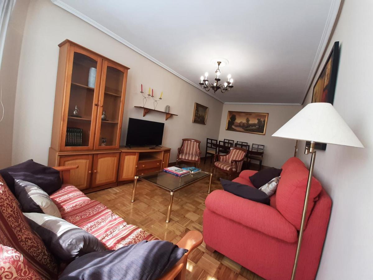 Arriondas Toyos Iroko Bagian luar foto