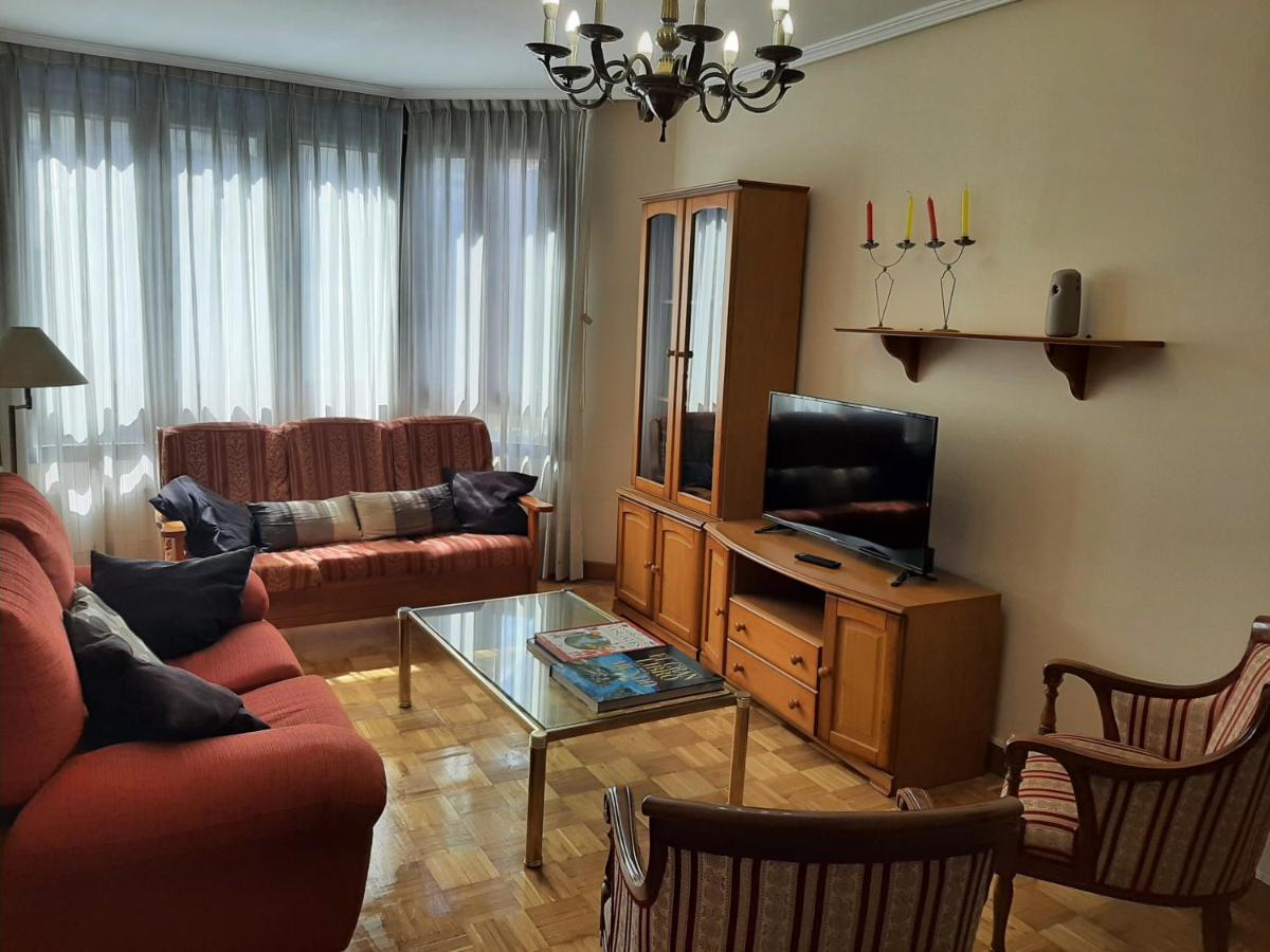 Arriondas Toyos Iroko Bagian luar foto