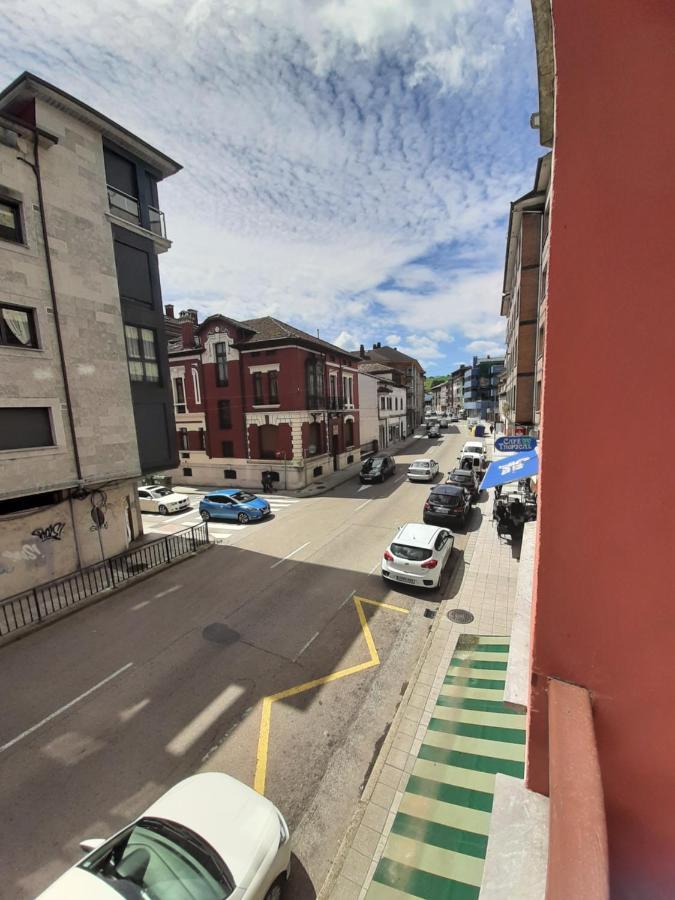 Arriondas Toyos Iroko Bagian luar foto